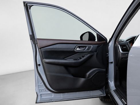 Used 2022 Nissan Rogue Platinum w/ Head-Up Display Package FWD image 23