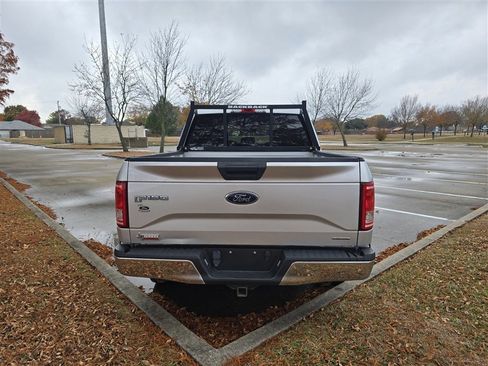 Used 2015 Ford F150 XLT image 5