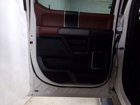 Used 2018 Ford F150 Platinum w/ Equipment Group 701A Luxury image 13