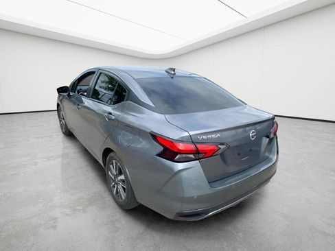 Used 2021 Nissan Versa SV FWD image 13