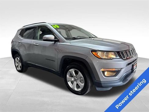 Used 2019 Jeep Compass Latitude w/ Cold Weather Group image 3