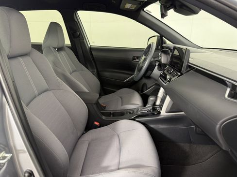 Used 2024 Toyota Corolla Cross AWD Hybrid image 10