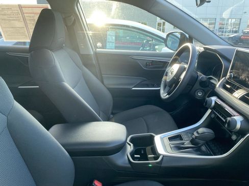 Used 2025 Toyota RAV4 LE image 8