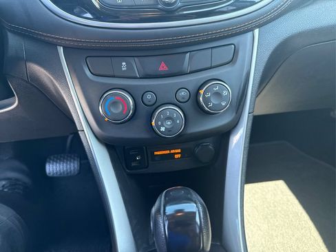 Used 2021 Chevrolet Trax LS w/ Tint and Cruise Package AWD/4WD image 35