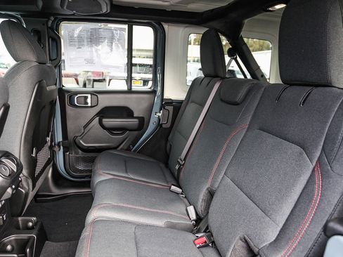 Used 2024 Jeep Wrangler Unlimited Rubicon image 7