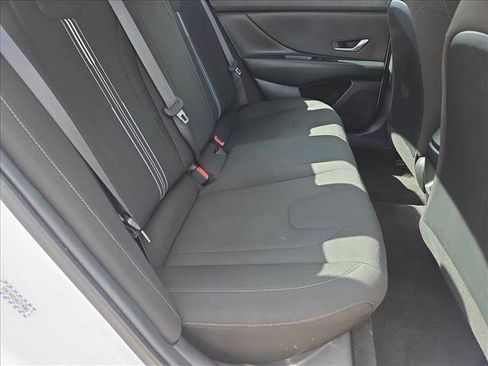 Used 2024 Hyundai Elantra SEL FWD image 19