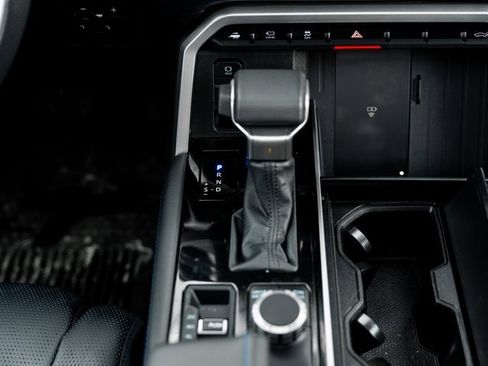 Used 2025 Toyota Tundra Platinum image 23