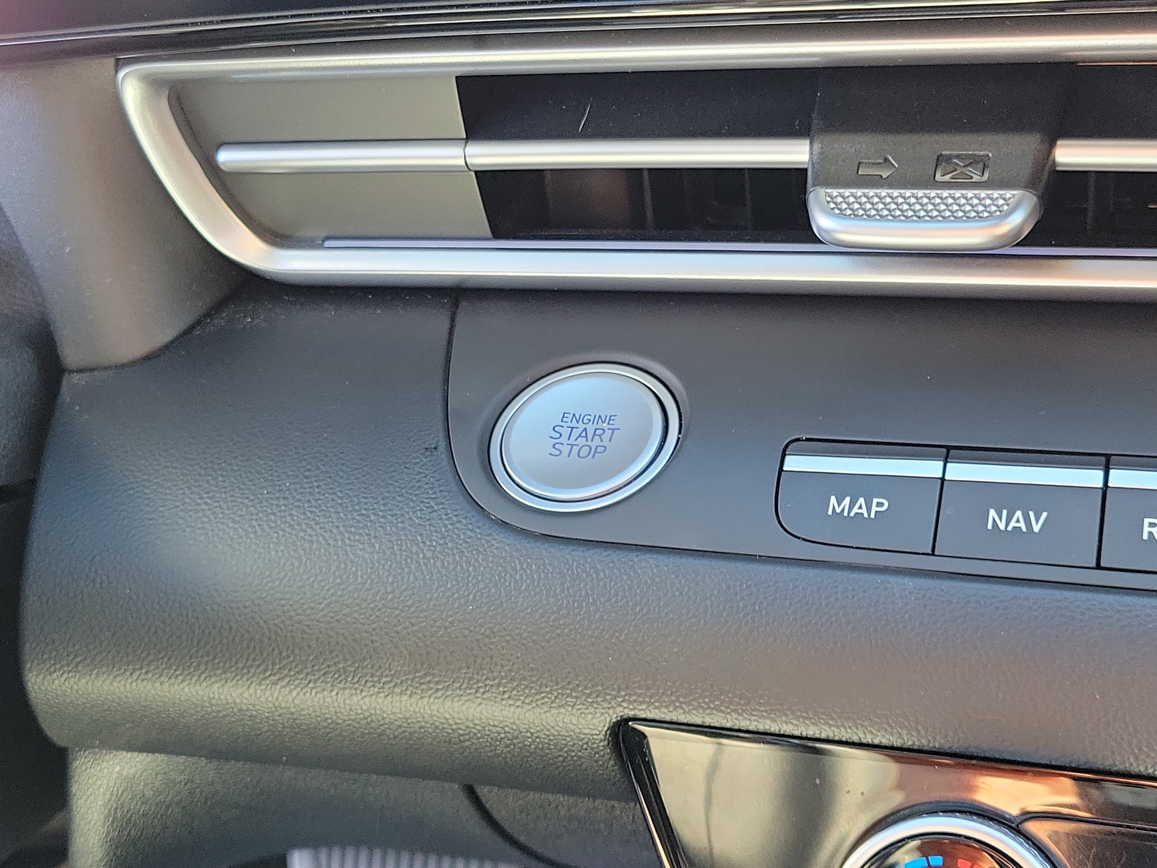 Used 2024 Hyundai Elantra SEL FWD image 28