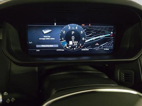 Certified 2024 Land Rover Discovery Dynamic SE image 22