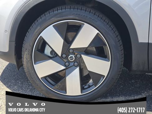 Certified 2023 Volvo XC40 Recharge Ultimate AWD/4WD image 9