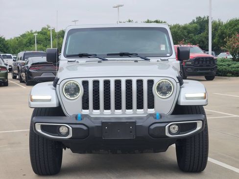 Used 2023 Jeep Wrangler Unlimited Sahara AWD/4WD image 2