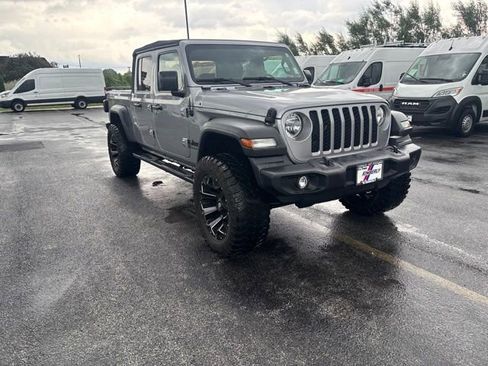 Used 2020 Jeep Gladiator Sport w/ Quick Order Package 24S AWD/4WD image 2