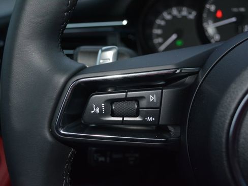 Used 2025 Porsche Macan Turbo image 18