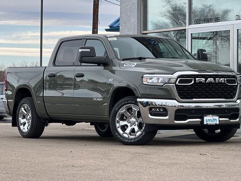 New 2026 RAM 1500 4x4 Crew Cab image 2