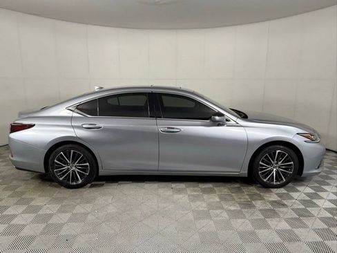 Used 2025 Lexus ES 350 w/ Premium Package image 11