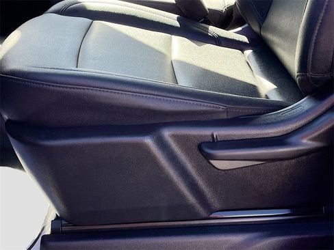 Used 2024 GMC Sierra 2500 Pro w/ Convenience Package image 18