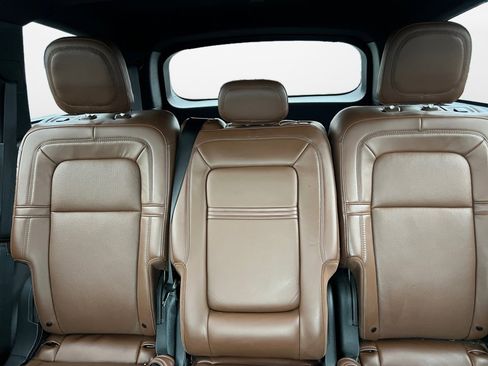 Used 2020 Lincoln Aviator Reserve w/ Equipment Group 201A image 14