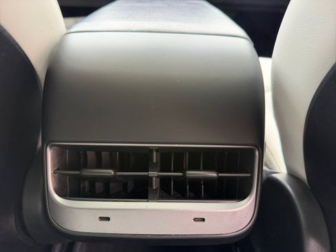 Used 2020 Tesla Model 3 Standard Range Plus RWD image 32