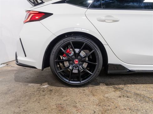 Used 2023 Honda Civic Type R image 7