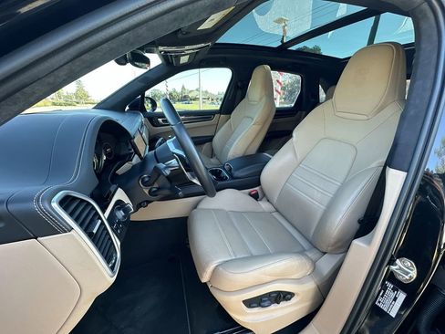 Used 2023 Porsche Cayenne GTS image 13