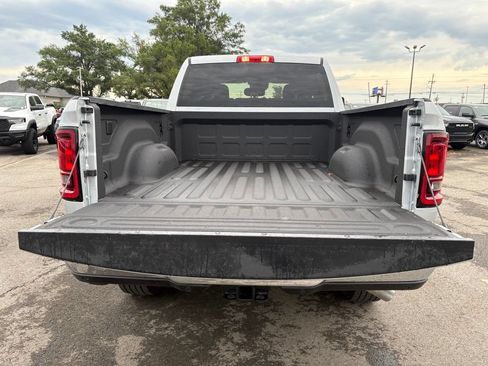 Used 2026 RAM 2500 Big Horn AWD/4WD image 7
