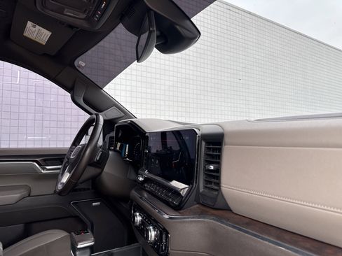 Used 2022 GMC Sierra 1500 SLT w/ SLT Convenience Package image 24