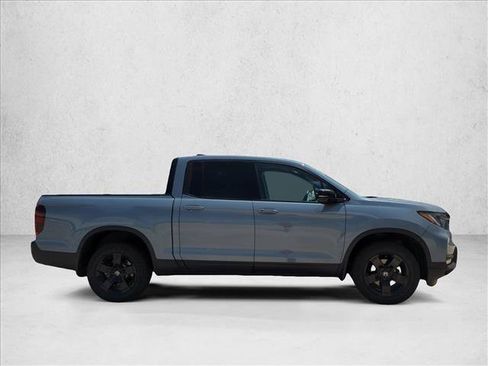 Used 2025 Honda Ridgeline Black Edition image 4