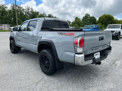 Used 2021 Toyota Tacoma TRD Off-Road AWD/4WD image 5