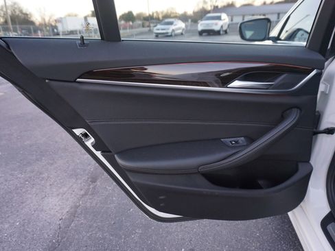 Used 2018 BMW 530i image 21