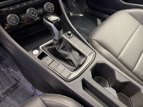 Used 2024 Volkswagen Jetta SE FWD image 21