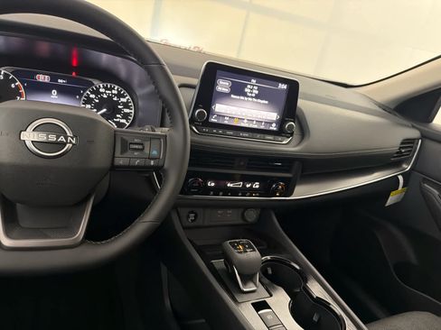 New 2026 Nissan Rogue SV FWD image 18