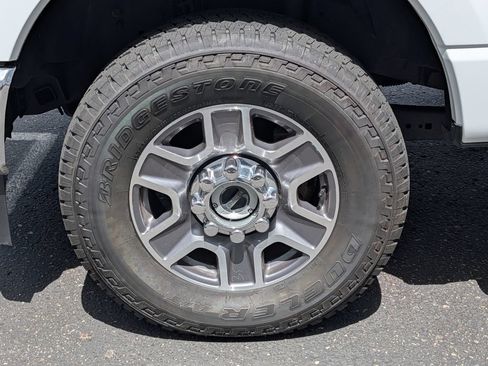 Used 2024 Ford F350 Lariat AWD/4WD image 12