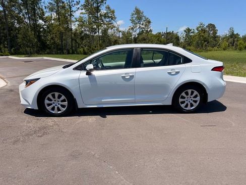 Used 2026 Toyota Corolla LE FWD image 2