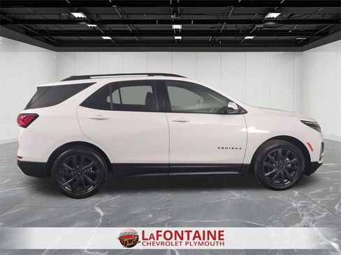 Certified 2024 Chevrolet Equinox RS w/ LPO, Floor Liner Package image 9