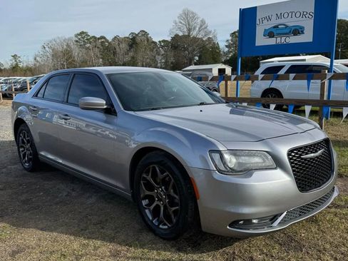 Used 2017 Chrysler 300 S image 2