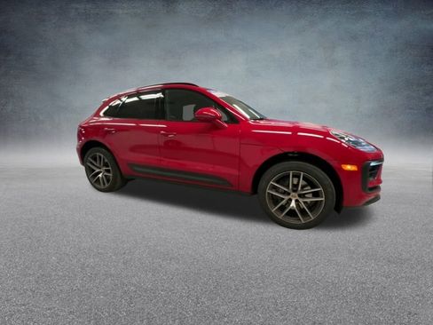 Used 2022 Porsche Macan image 28