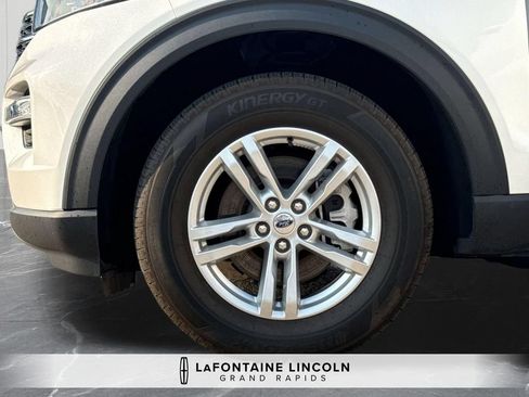 Used 2023 Ford Explorer XLT w/ Equipment Group 202A AWD/4WD image 33
