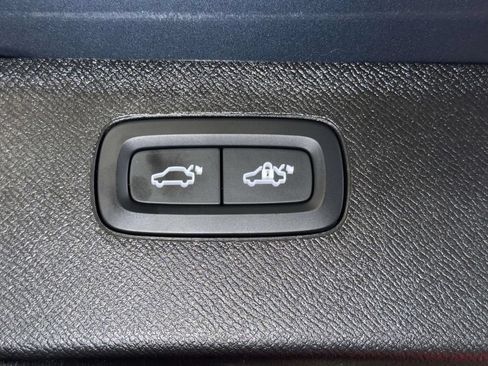 Used 2023 Volvo XC90 B6 Ultimate w/ Protection Package Premier AWD/4WD image 18