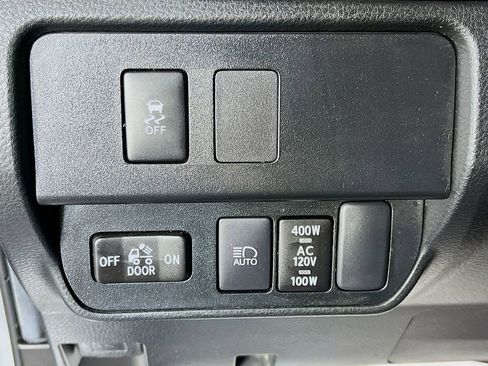 Used 2023 Toyota Tacoma TRD Off-Road AWD/4WD image 13