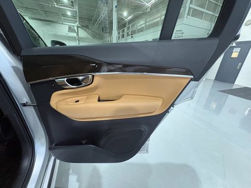Used 2017 Volvo XC90 T6 Momentum w/ Vision Package AWD/4WD image 49