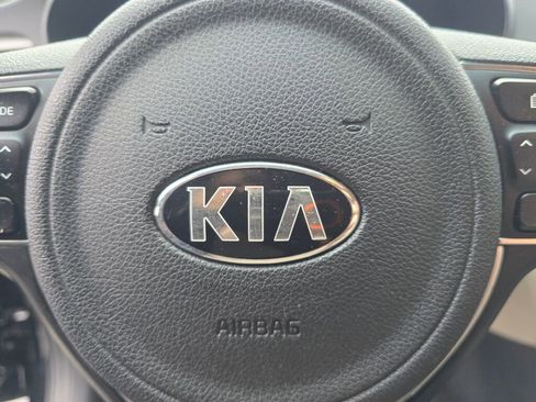 Used 2018 Kia Optima LX w/ 17" Alloy Wheels Package image 30