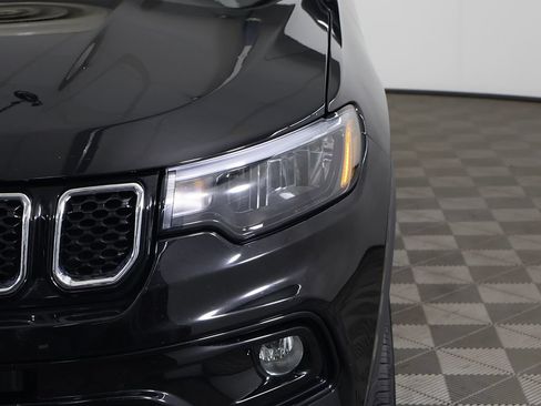Used 2024 Jeep Compass Limited w/ Sun and Sound Group AWD/4WD image 15