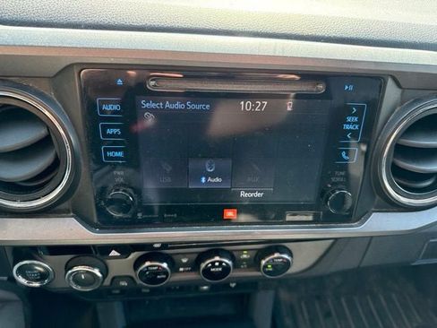 Used 2016 Toyota Tacoma TRD Off-Road AWD/4WD image 28