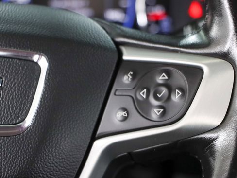 Used 2022 GMC Acadia SLT w/ Technology Package FWD image 14