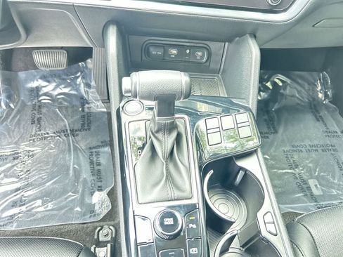 Used 2025 Kia Sportage EX FWD image 18