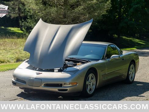 Used 1999 Chevrolet Corvette Coupe RWD image 19