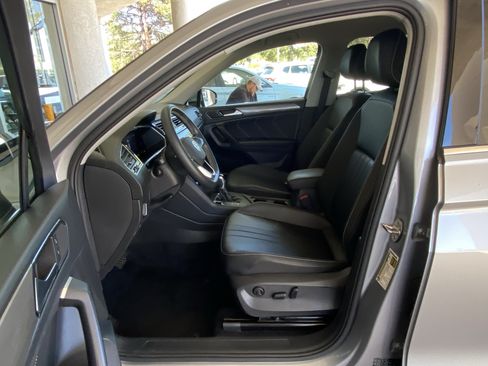 Used 2023 Volkswagen Tiguan SE FWD image 18