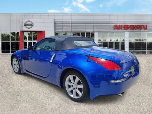 Used 2005 Nissan 350Z Touring RWD image 4