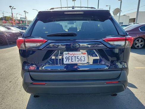 Used 2023 Toyota RAV4 XLE Premium image 6