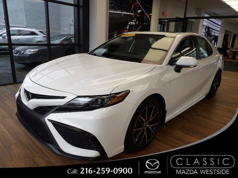 Used 2023 Toyota Camry SE w/ Cold Weather Package image 1